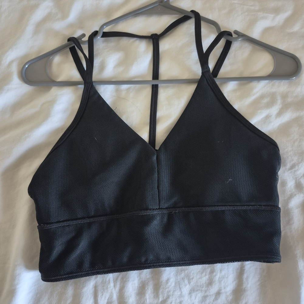 Reebok Black Seamless Sports Bra with Strappy Design